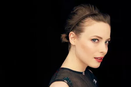 Gillian Jacobs / gillianjacobsofficial nude photo #0117