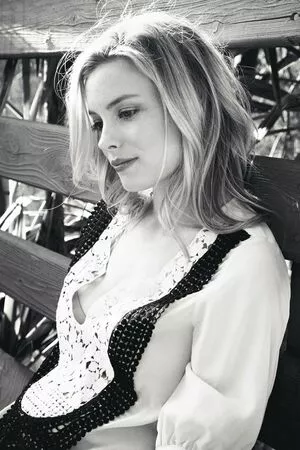 Gillian Jacobs / gillianjacobsofficial nude photo #0150