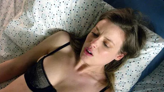 Gillian Jacobs / gillianjacobsofficial nude photo #0156