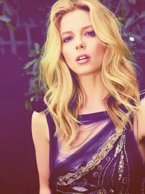 Gillian Jacobs / gillianjacobsofficial nude photo #0158