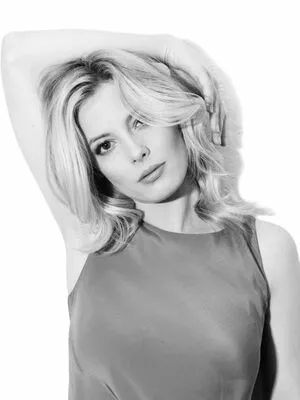 Gillian Jacobs / gillianjacobsofficial nude photo #0175