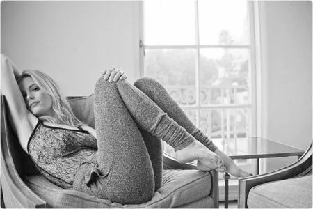Gillian Jacobs / gillianjacobsofficial nude photo #0176