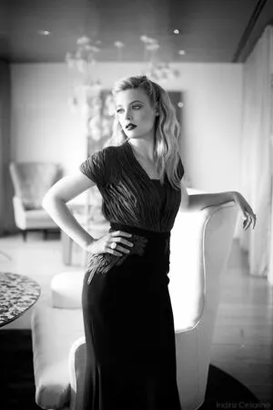 Gillian Jacobs / gillianjacobsofficial nude photo #0184