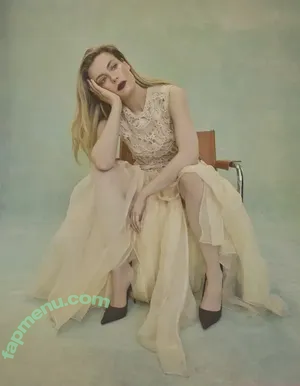 Gillian Jacobs / gillianjacobsofficial nude photo #0448