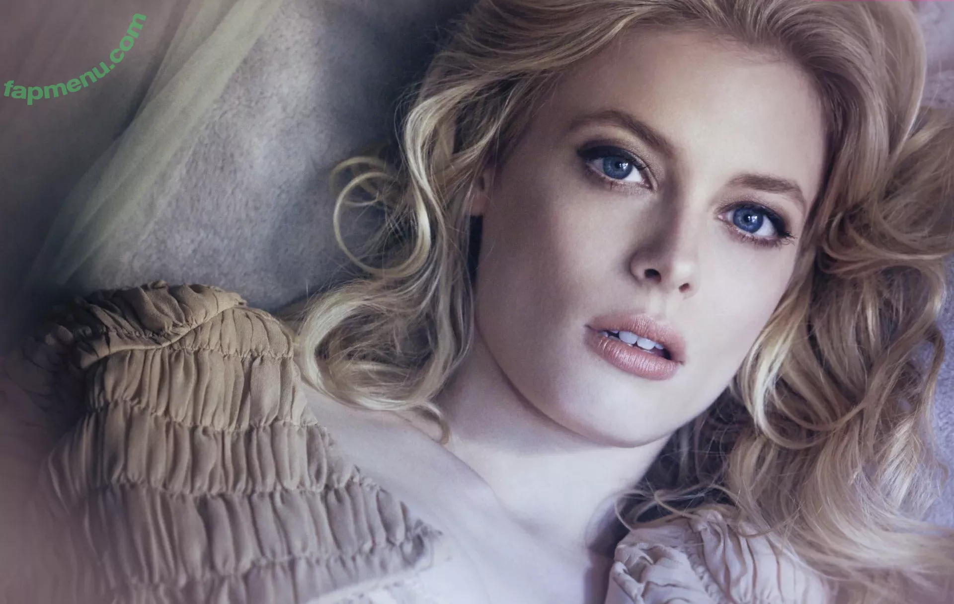 Gillian Jacobs nude photo #0083 (gillianjacobsofficial)