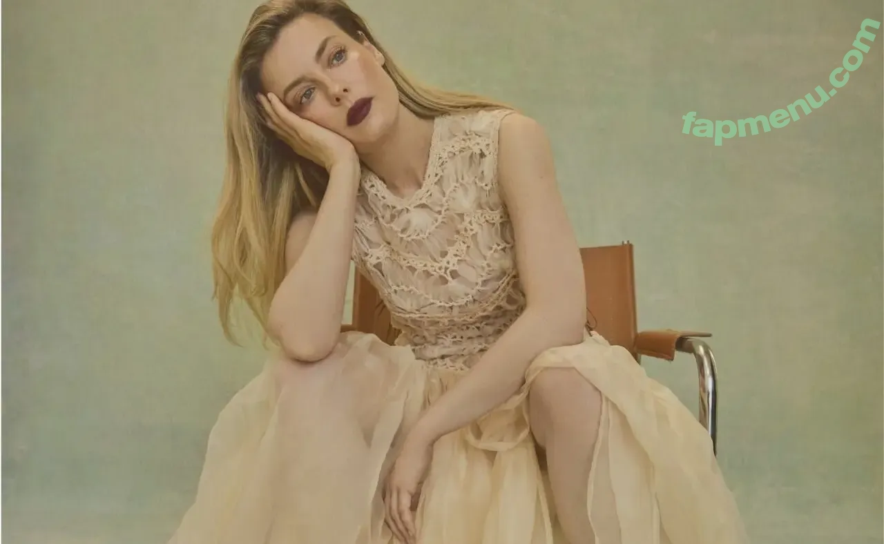 Gillian Jacobs nude photo #0450 (gillianjacobsofficial)