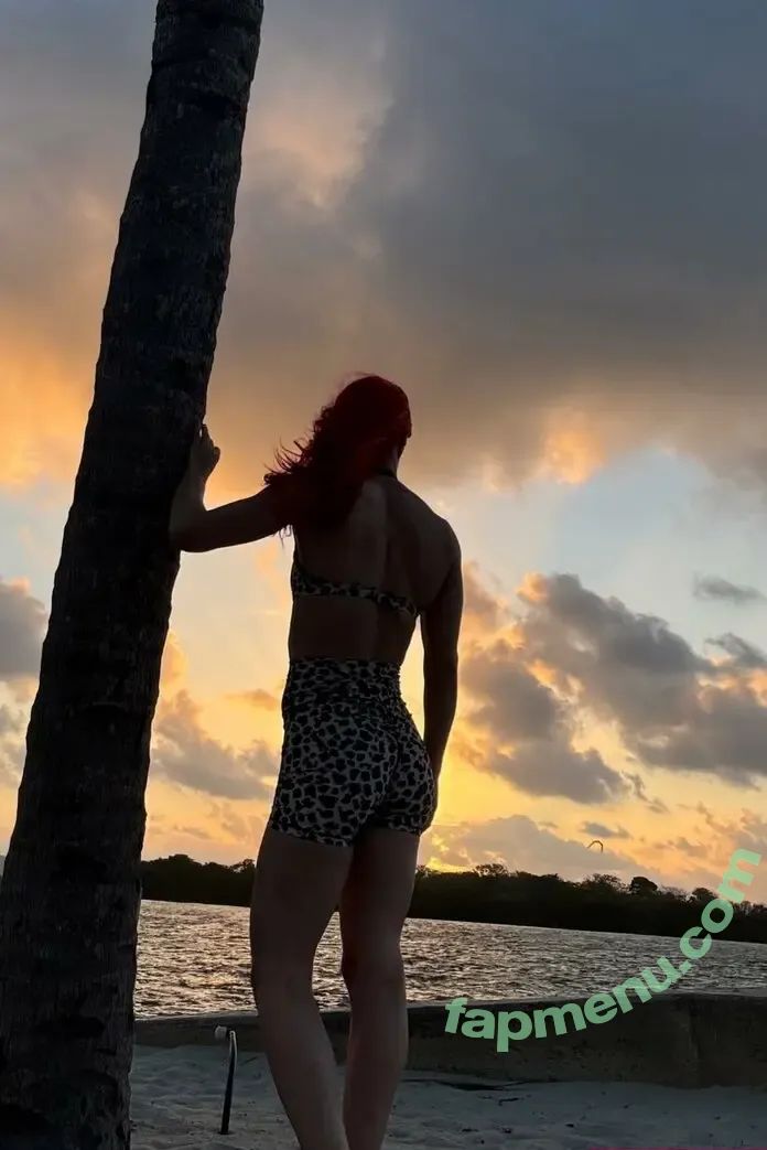 Gillian Robertson nude photo #0031 (masterrobertson / savage_ufc)