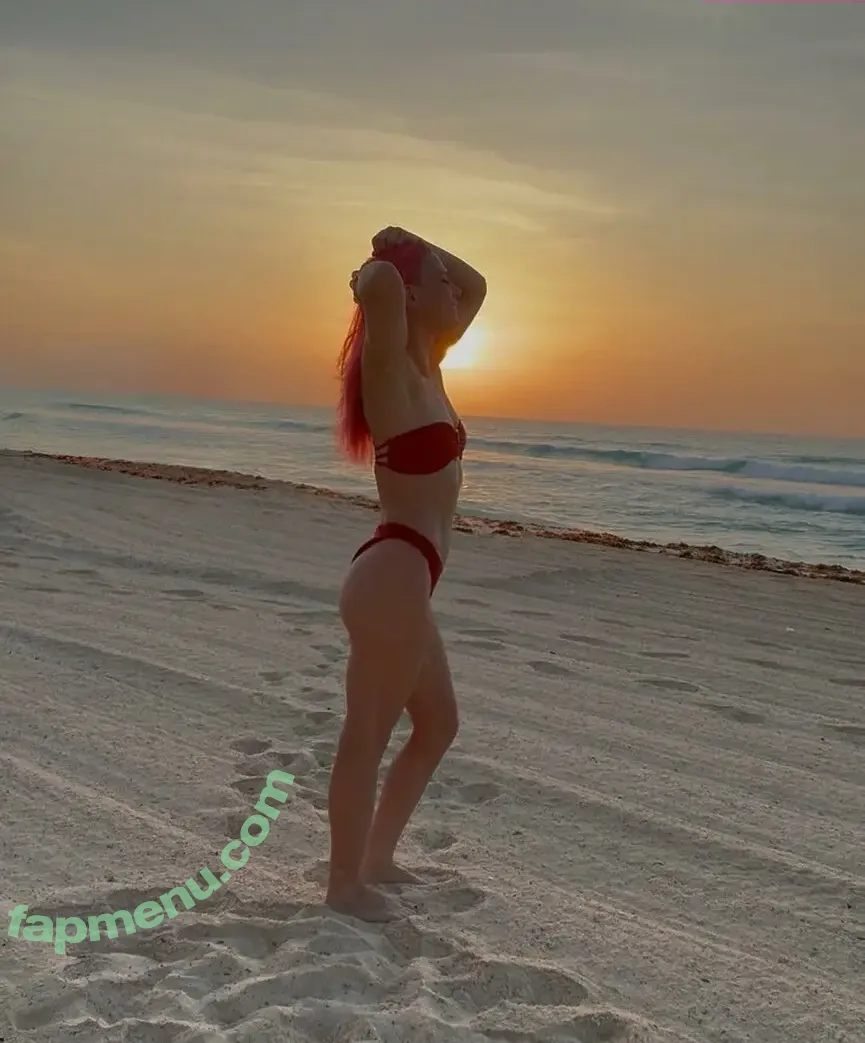 Gillian Robertson nude photo #0037 (masterrobertson / savage_ufc)