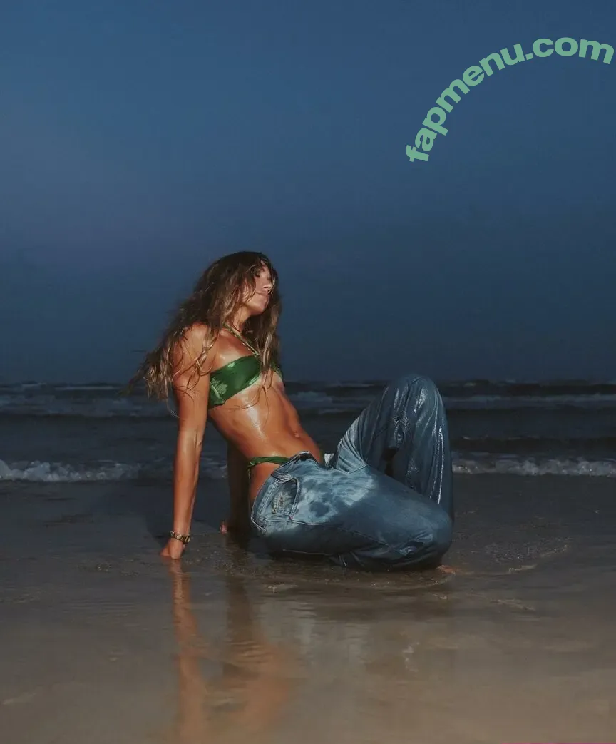 Gillian Snowden nude photo #0075 (gillian.snowden)