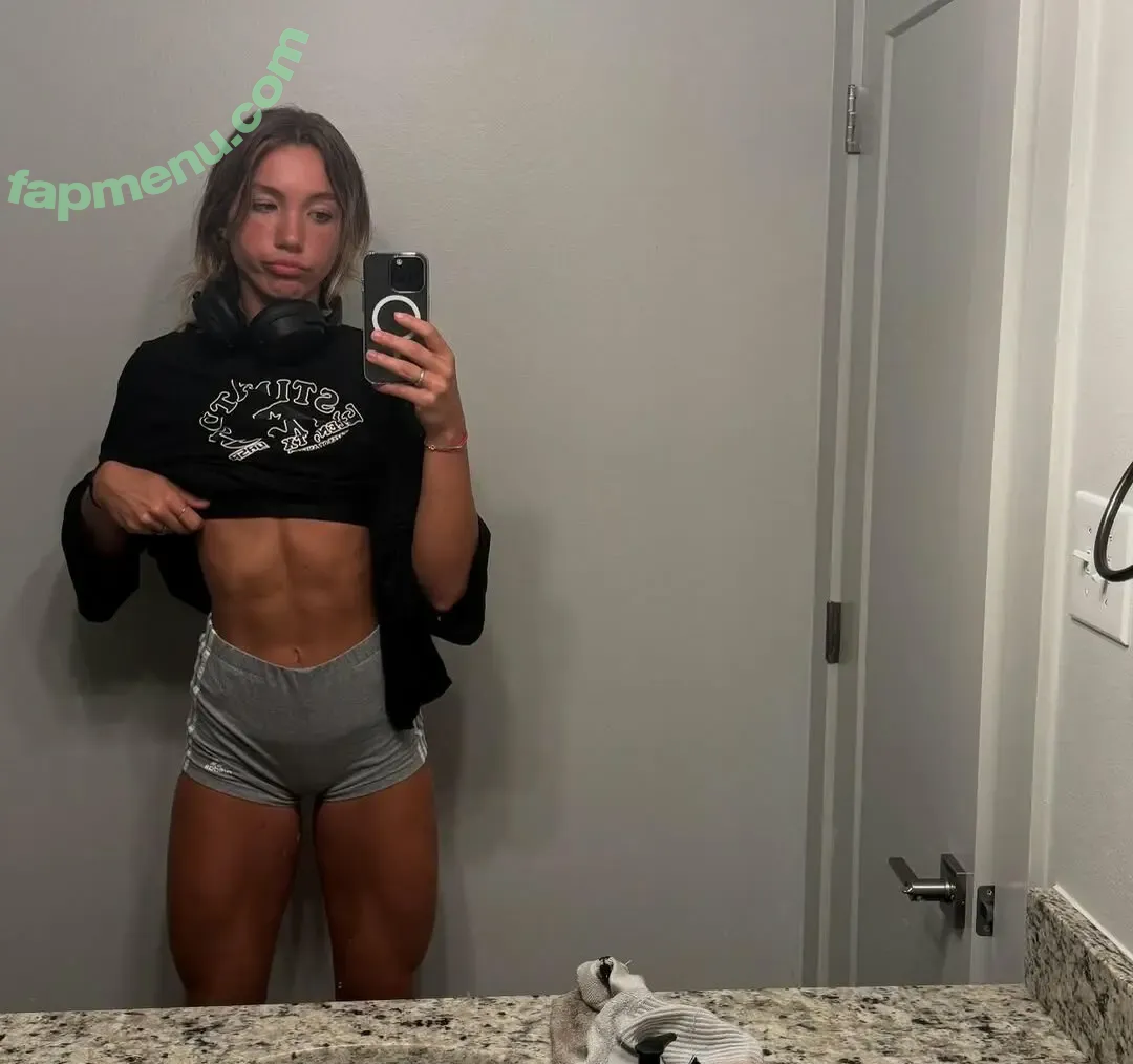 Gillian Snowden nude photo #0084 (gillian.snowden)