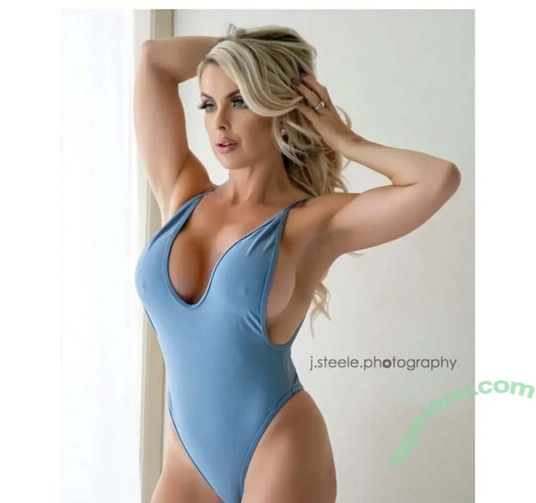gillianhughes_momshell nude photo #0017 (STLmomshell)