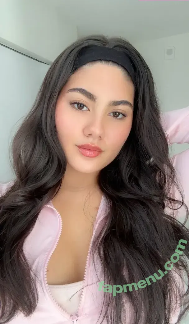 gilliantrz nude photo #0032 (thebabygi / thebabyygi)