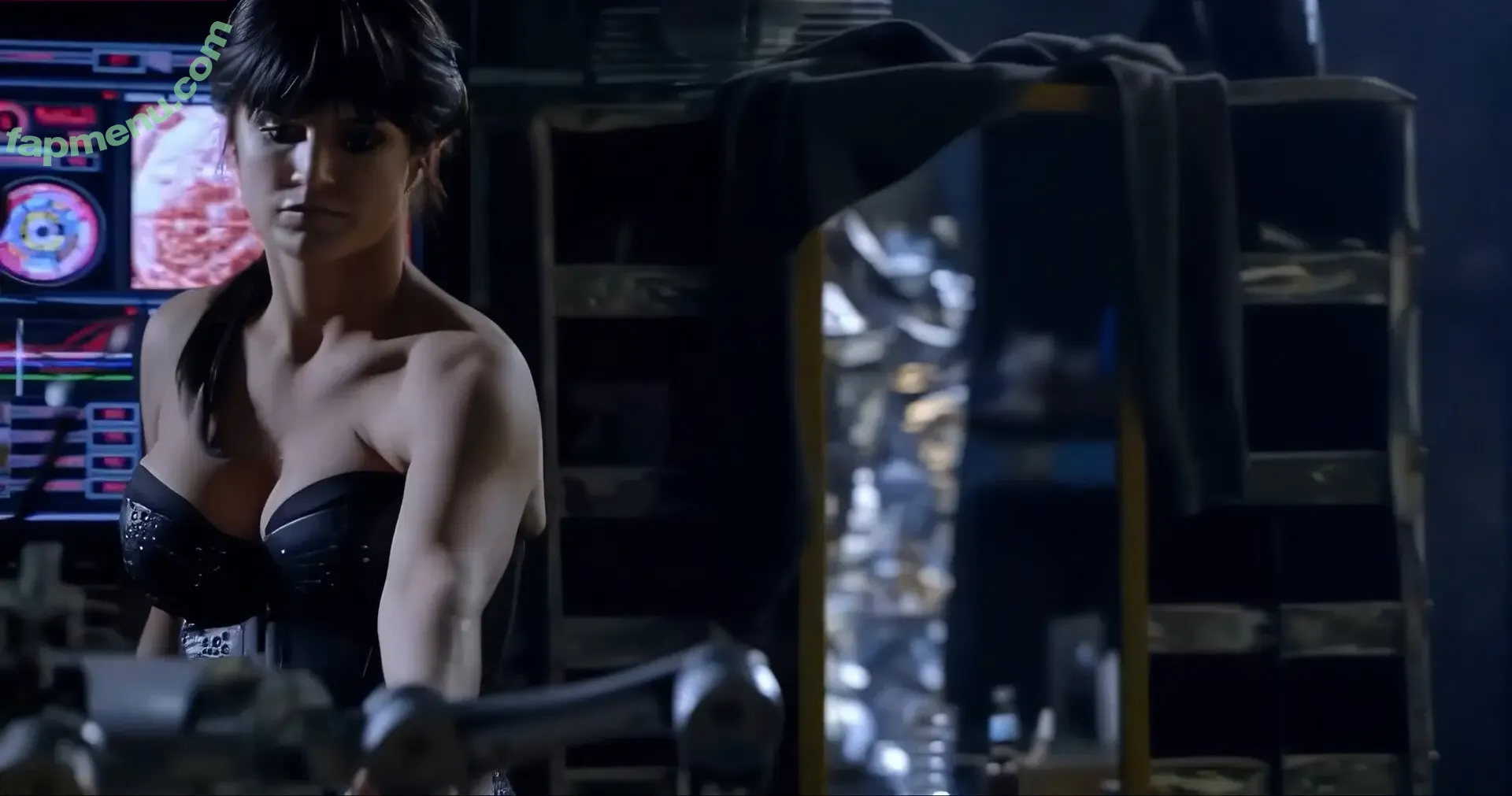 Gina Carano nude photo #0321 (ginacarano / ginajcarano)