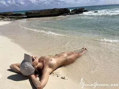 Gina Gerson / gina_gerson / valentina_ginagerson_official nude photo #3354