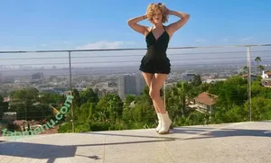 Gina Lynn / .Gina.Lynn / giinaalynn / therealgiannalynn nude photo #0003