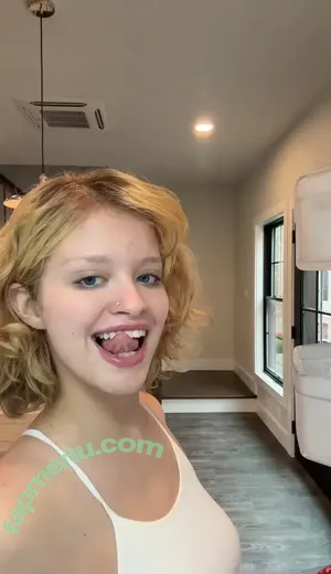 Gina Lynn / .Gina.Lynn / giinaalynn / therealgiannalynn nude photo #0011