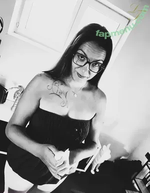ginalaflaca / gina.laplaca nude photo #0076