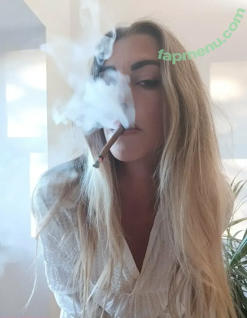 ginasmokingqueen nude photo #0027 (ginasmokingqueen)