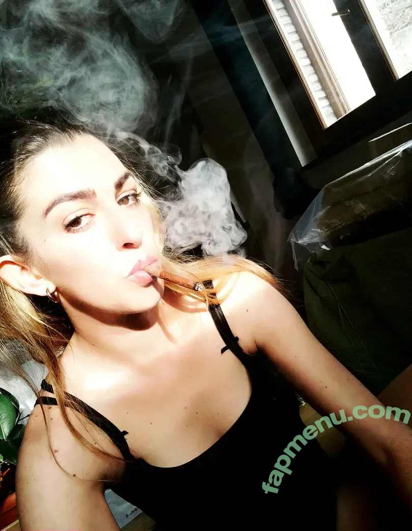 ginasmokingqueen nude photo #0062 (ginasmokingqueen)