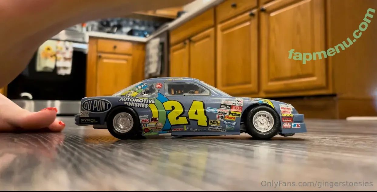 Gingerstoesies nude photo #0148 (gingerstoesies_)