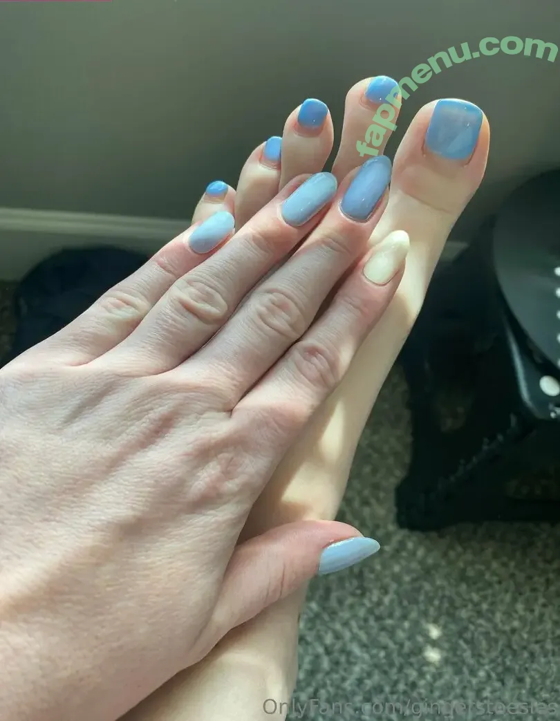 Gingerstoesies nude photo #0154 (gingerstoesies_)