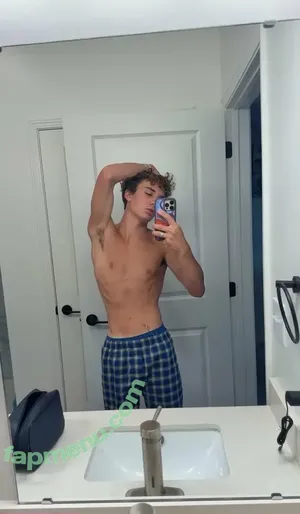  nude photo #0001