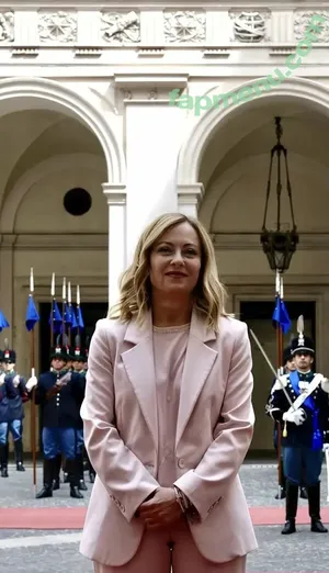 Giorgia Meloni / Italian Prime Minister 🇮🇹 / giorgiameloni nude photo #0025