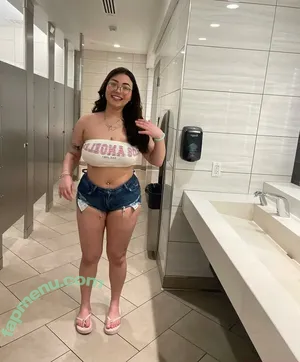 Gioshyo nude photo #0006
