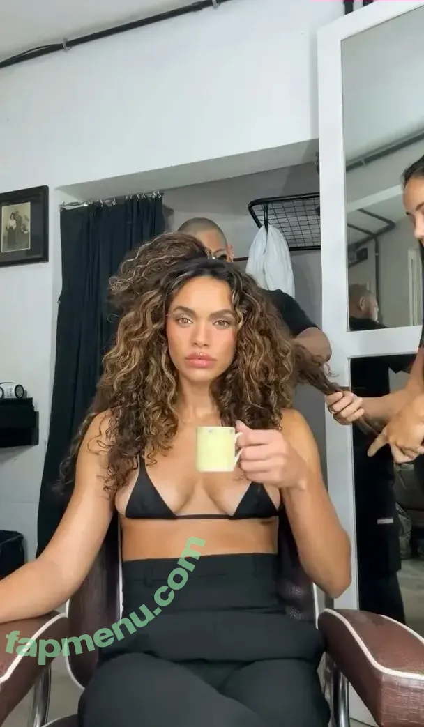 Giovana Cordeiro nude photo #0237 (cordeirogi)