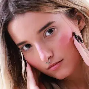 Giovana Saavedra page