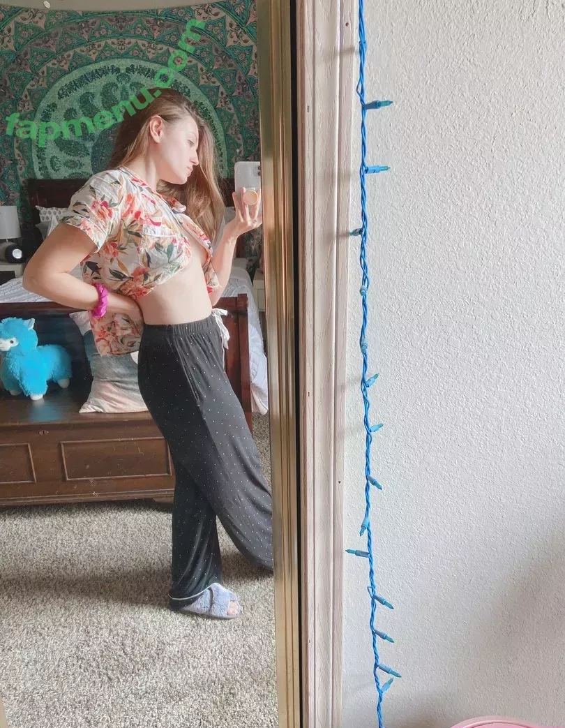 girloncinema nude photo #0024 (Girl On Cinema)