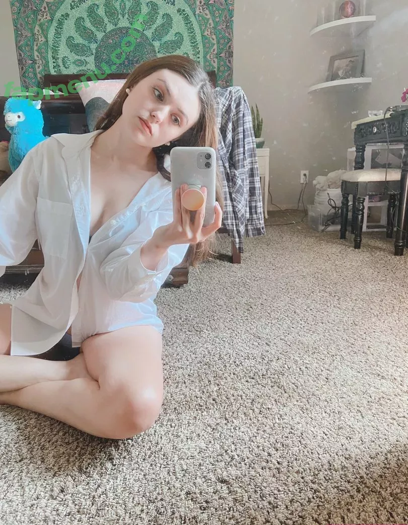 girloncinema nude photo #0045 (Girl On Cinema)