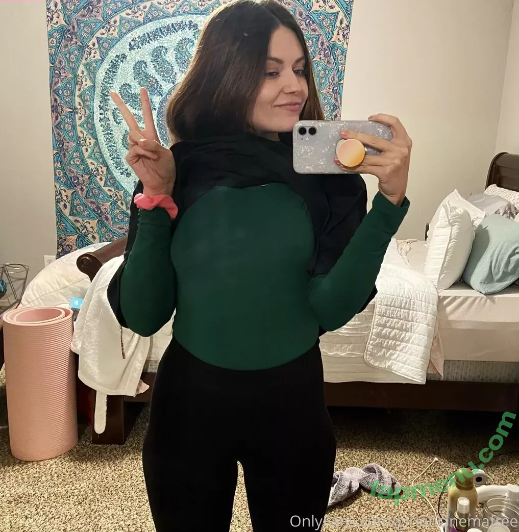 girloncinema nude photo #0100 (Girl On Cinema)