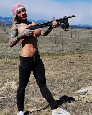 Girls With Guns / Firearms / mia.nicole.23 / wifi_diaries nude photo #0320