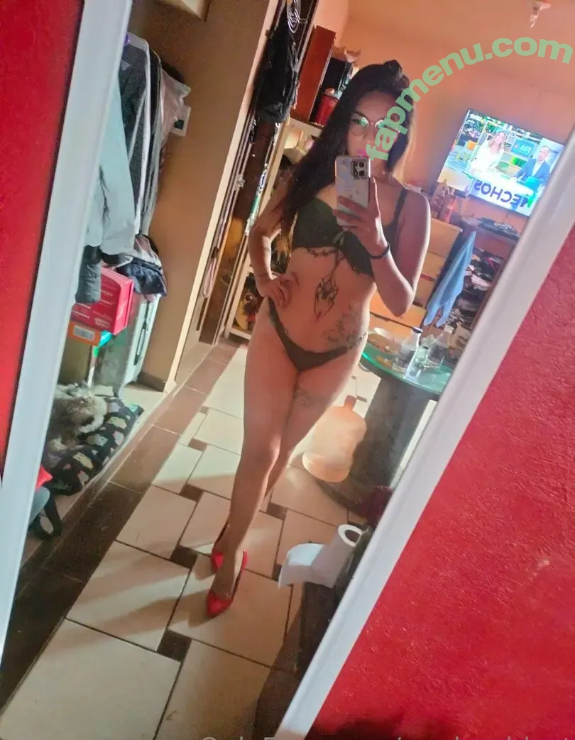 giss.10 nude photo #0011 (giss__10)