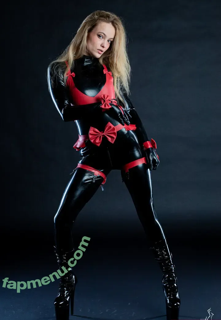 giulia.hmb nude photo #0116 (GiuliaHmb / Marie.99)