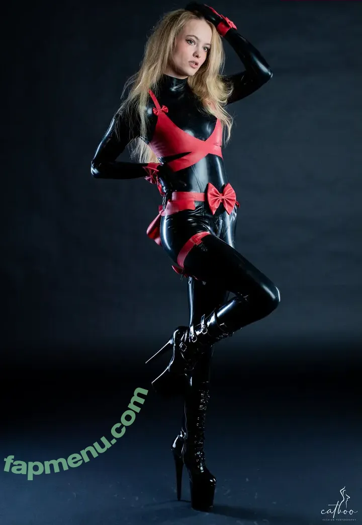 giulia.hmb nude photo #0130 (GiuliaHmb / Marie.99)