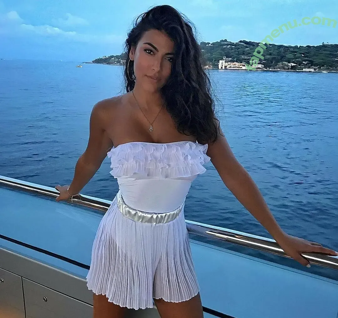 Giulia Salemi nude photo #0021 (giuliasalemi)