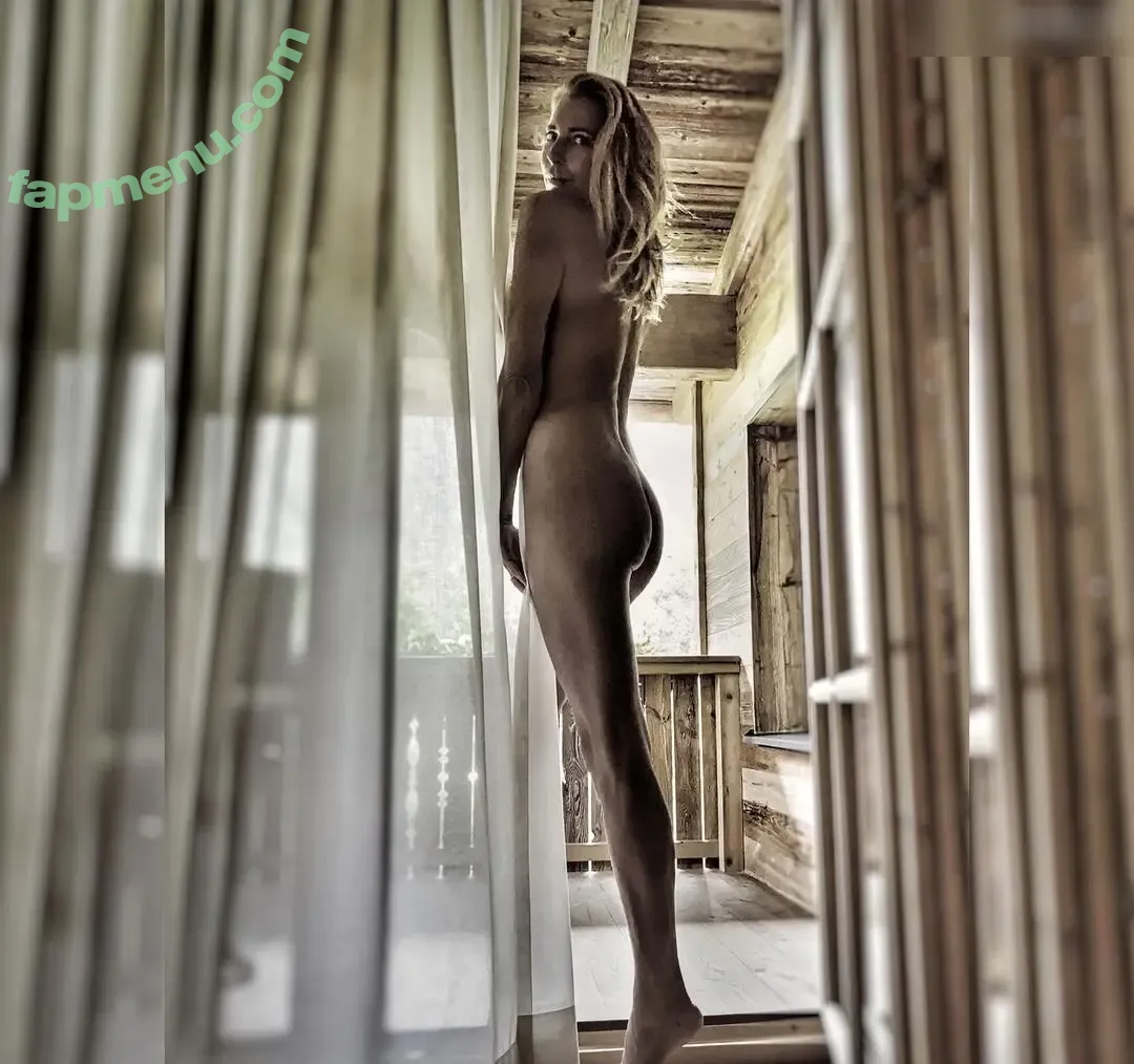 Giulia Siegel nude photo #0121 (giuliasiegel)
