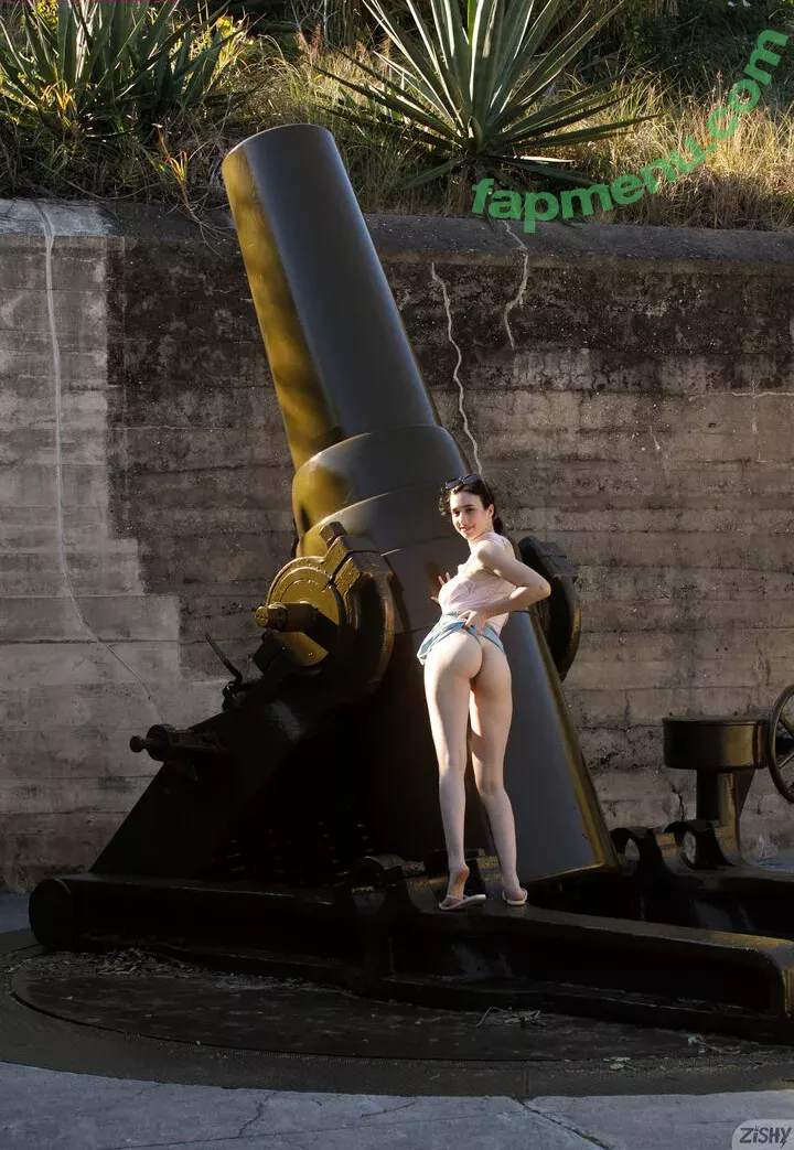 Giulia Wylde nude photo #0191 (Neon_Felix / giulia_wylde / giuliawylde.ig / neon_felix57)