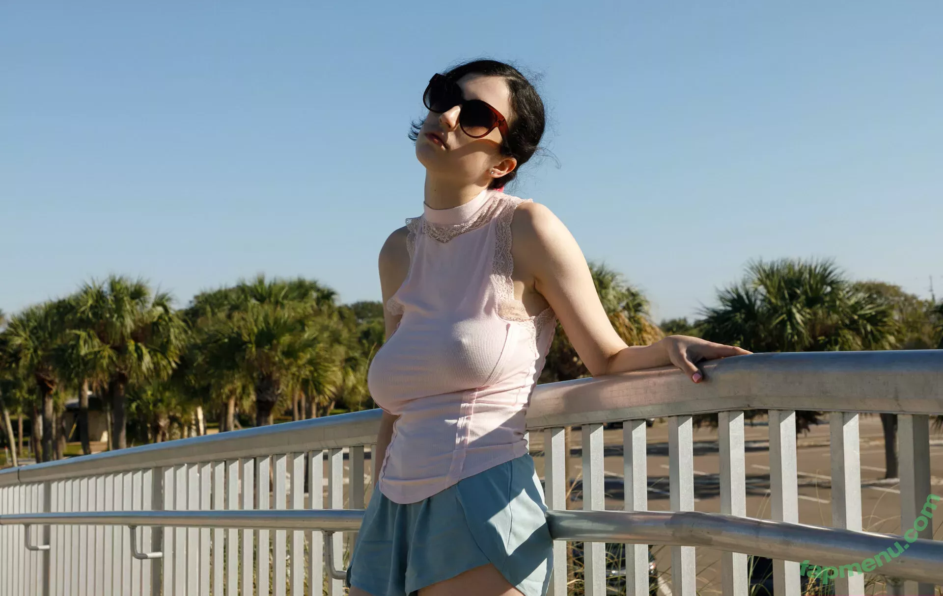 Giulia Wylde nude photo #0205 (Neon_Felix / giulia_wylde / neon_felix57 / officialgiuliawylde)