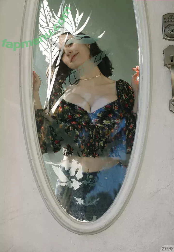 Giulia Wylde nude photo #0241 (Neon_Felix / giulia_wylde / neon_felix57 / officialgiuliawylde)