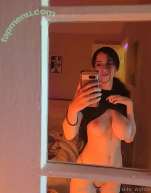 Giulia Wylde / Neon_Felix / giulia_wylde / neon_felix57 / officialgiuliawylde nude photo #1036
