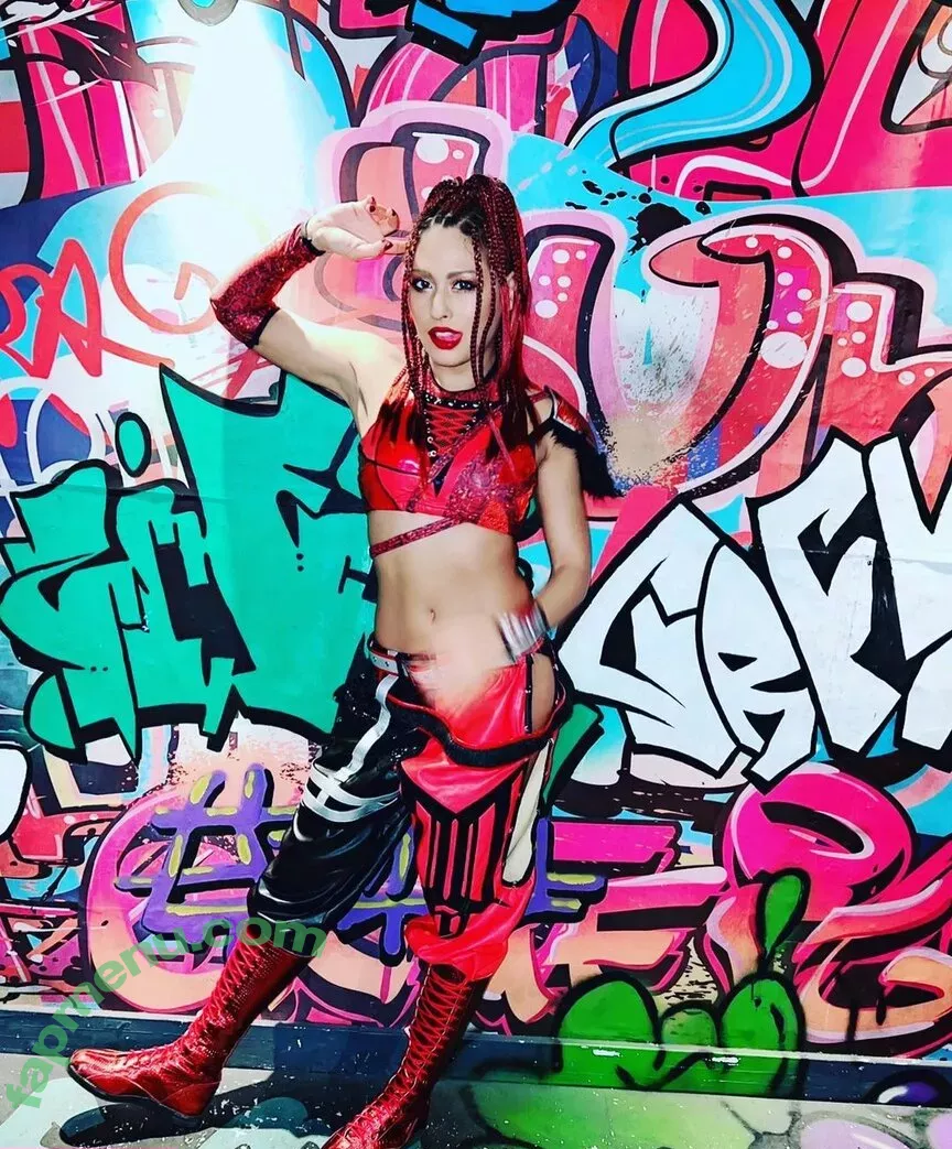 Giulia nude photo #0015 (0221giulia / Stardom / giulia0221g / giuliaottorini)