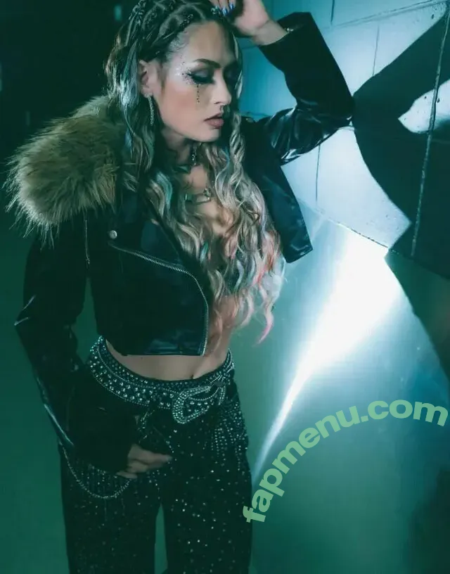 Giulia nude photo #1041 (0221giulia / Stardom / giulia0221g / giuliaottorini)