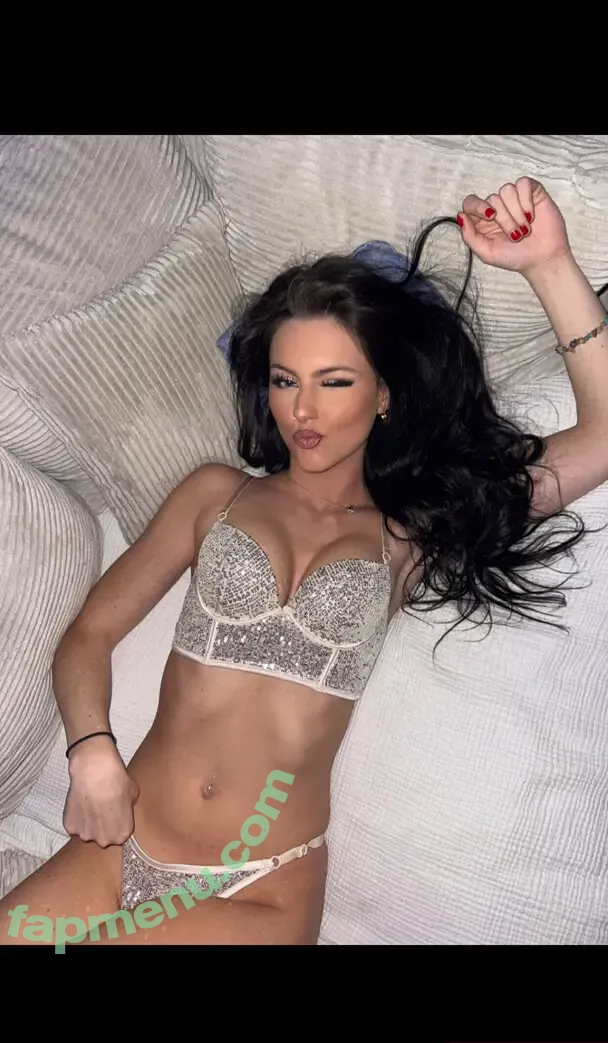 giuliiaromano nude photo #0026 (giulianaromanoo)