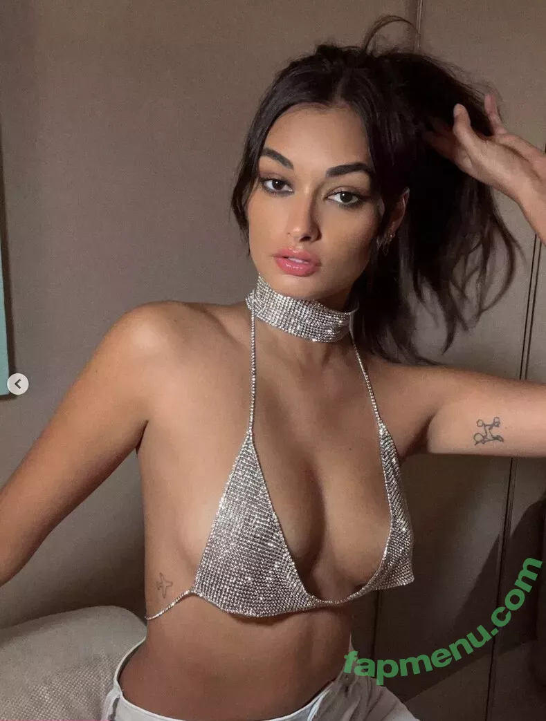 Gizele Oliveira nude photo #0003 (giizeleoliveira)