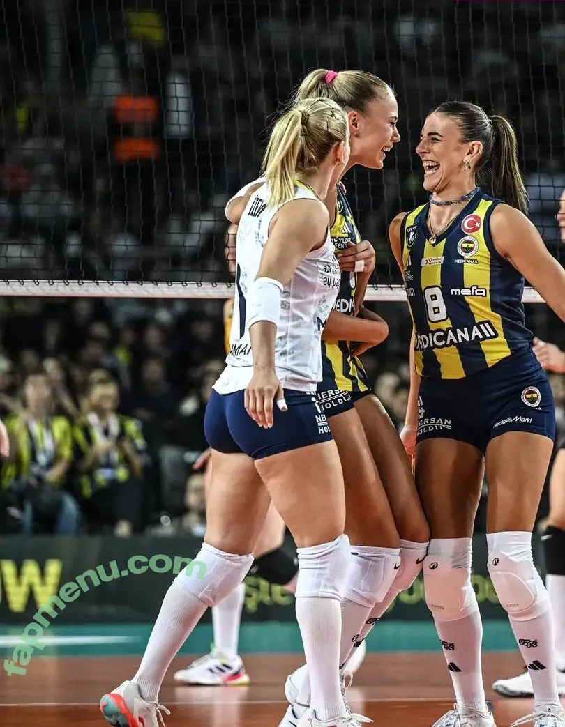 Gizem Örge nude photo #0011 (gizemorge)