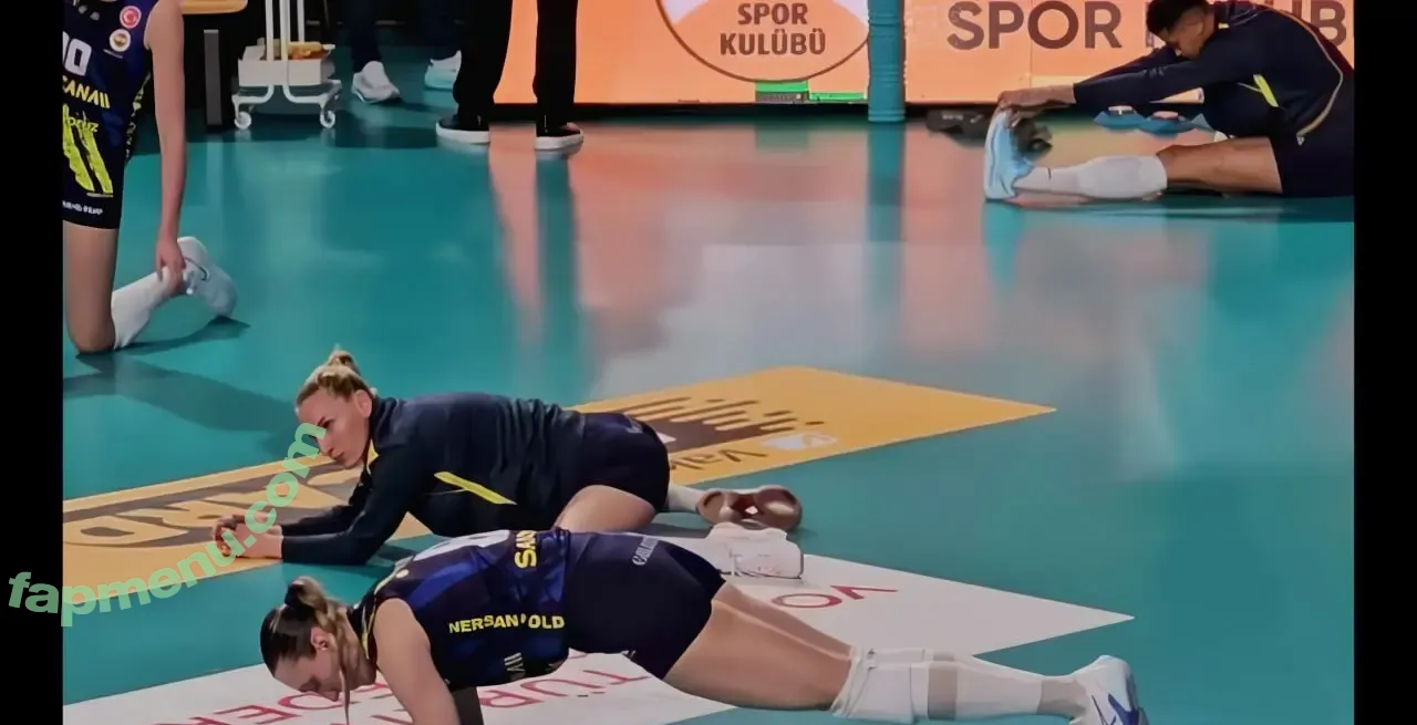 Gizem Örge nude photo #0012 (gizemorge)