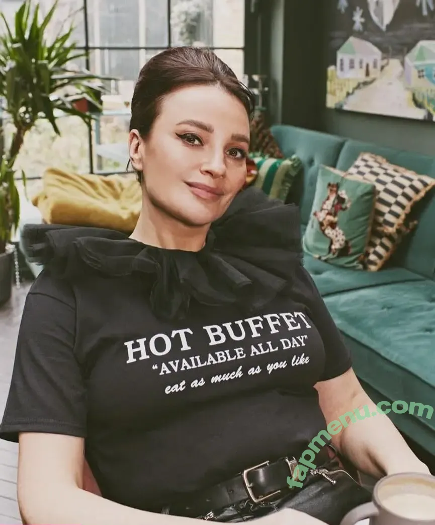 Gizzi Erskine nude photo #0245 (gizzierskine)